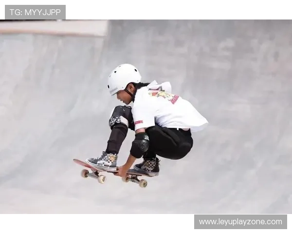 全国极限运动大赛滑板S.K.A.T.E赛美国选手戴夫·巴赫insky夺冠